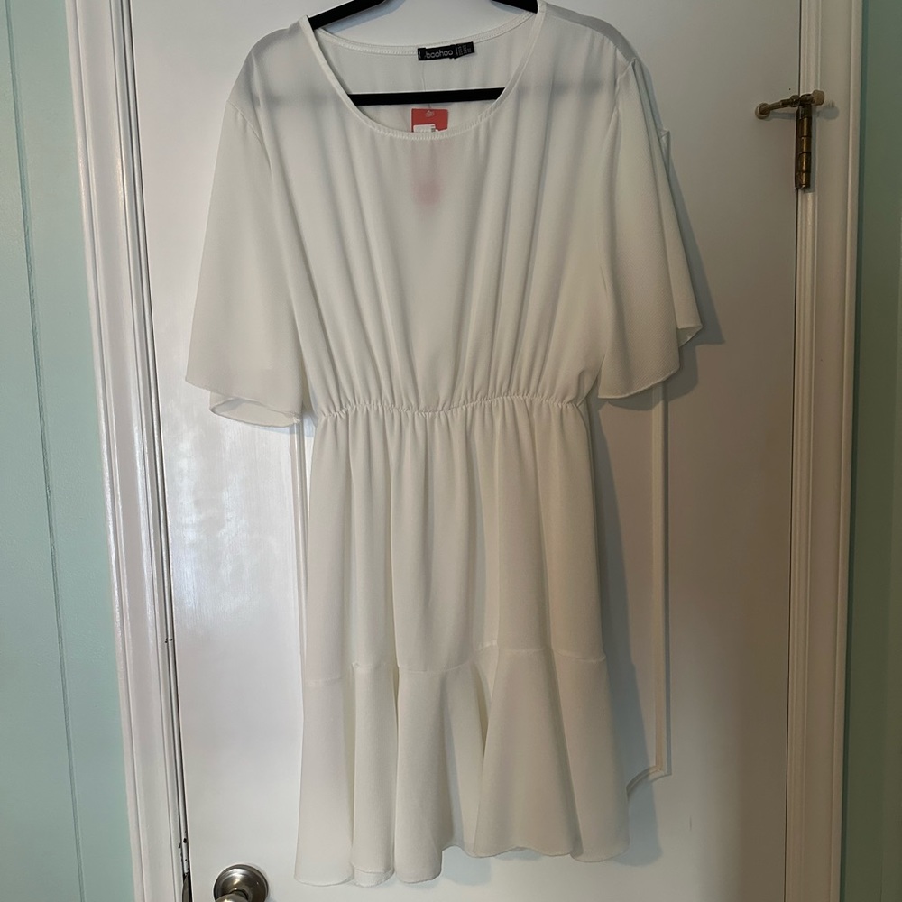 White Boohoo Tier Crepe Smock Dress